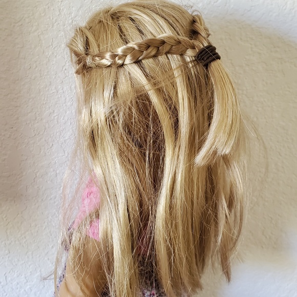 American Girl Doll 2013 2014 Blonde Hair Gray Eyes Doll & Clothes Bundle - Picture 3 of 5